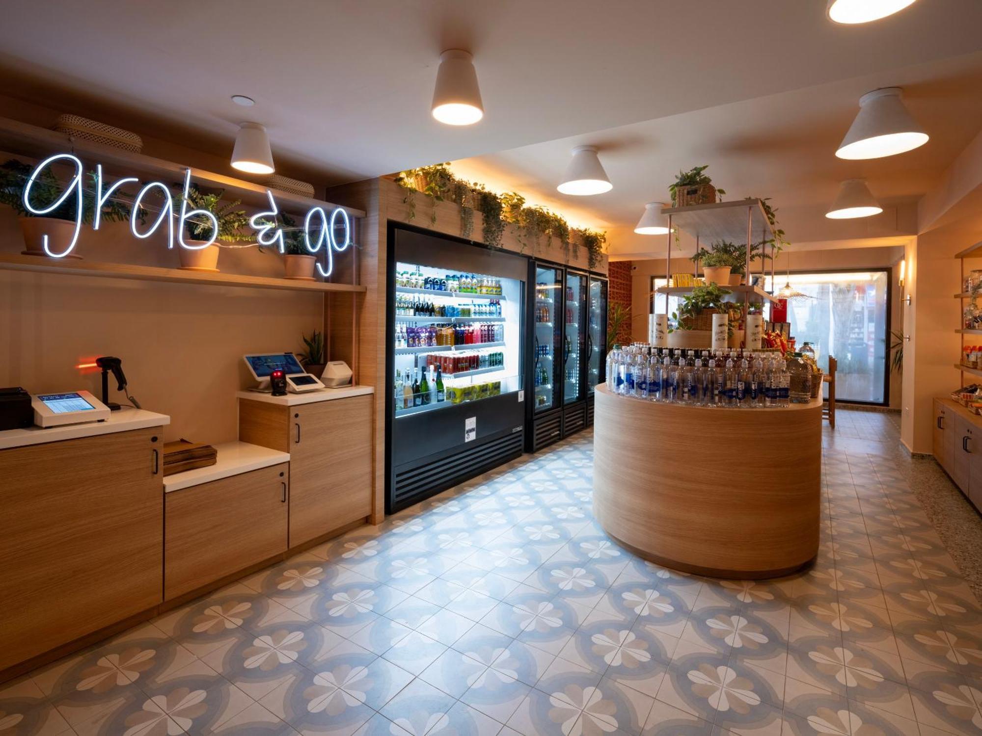 Hibird- Apartment And Suites Hotel 圣胡安 外观 照片