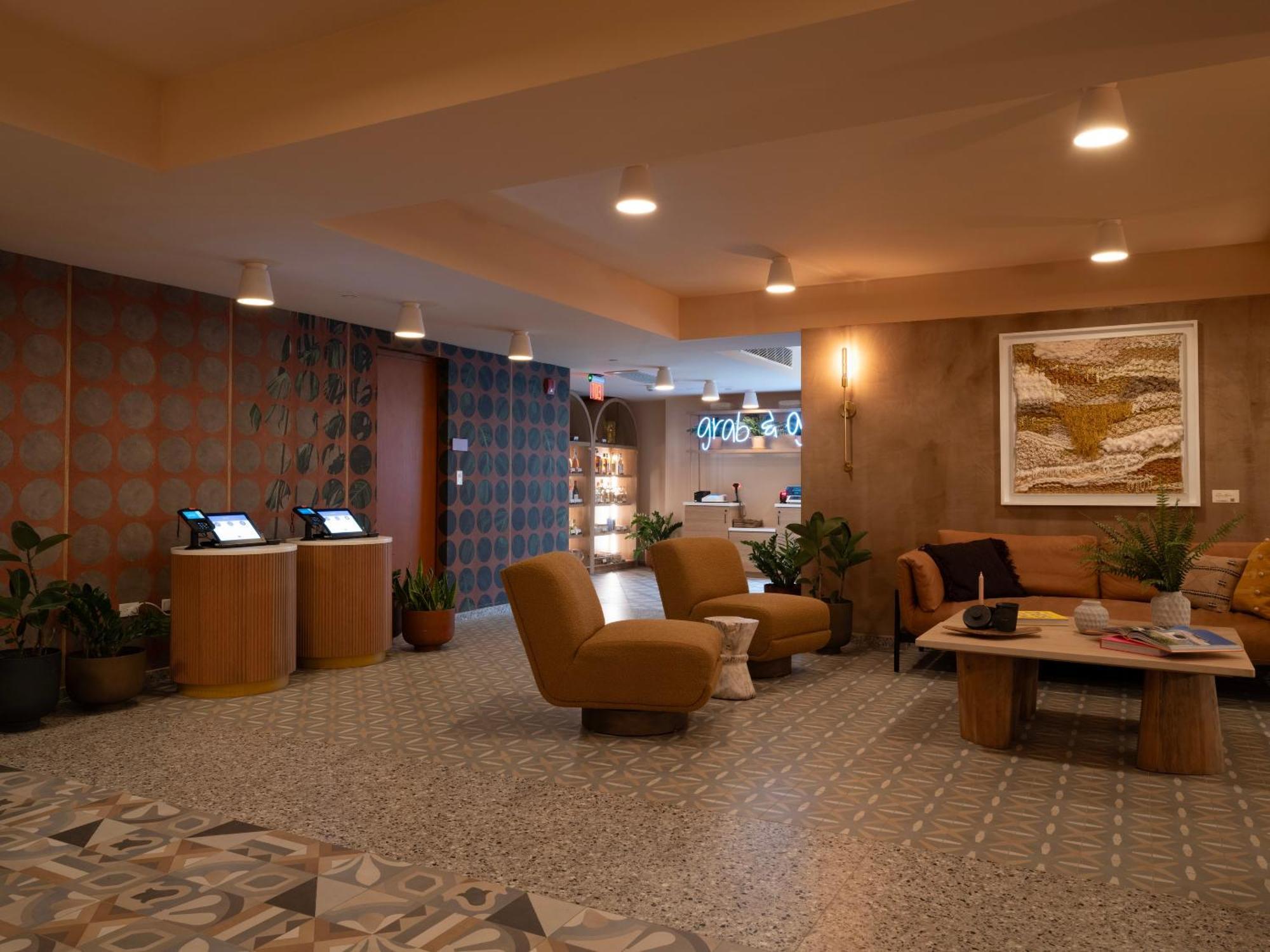 Hibird- Apartment And Suites Hotel 圣胡安 外观 照片